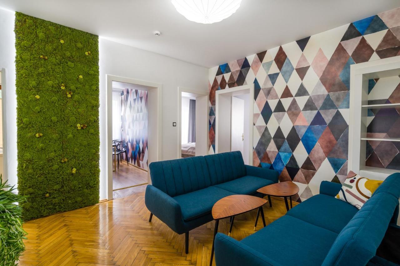 21 Apartment